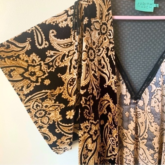 𝅺JUDITH MARCH Velvet Lace Fringe Gold Black Kimono Size Small - Picture 4 of 7